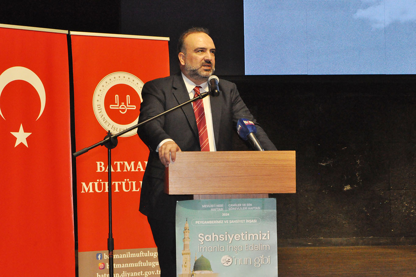 “KAÇ GECE GAZZE’DEKİ KARDEŞLERİMİZ İÇİN SECCADE DE GÖZYAŞLARIYLA DUA ETTİK?”