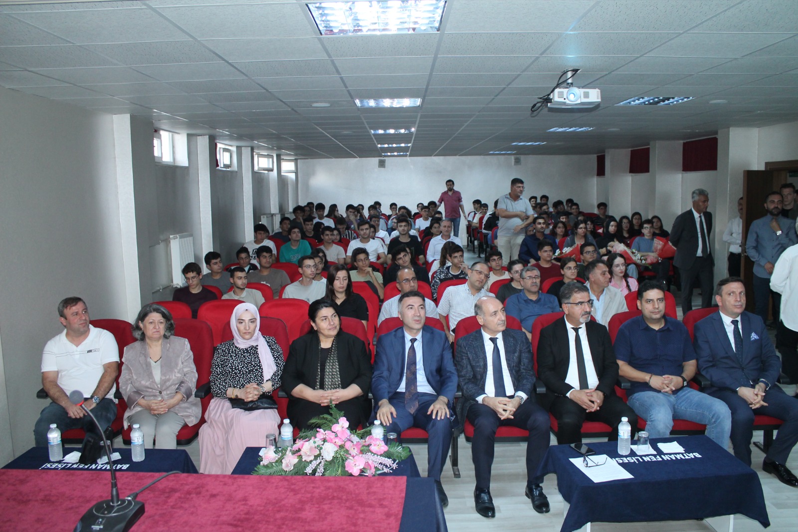 AKADEMİSYEN-ÖĞRENCİ BULUŞMALARI DEVAM EDİYOR