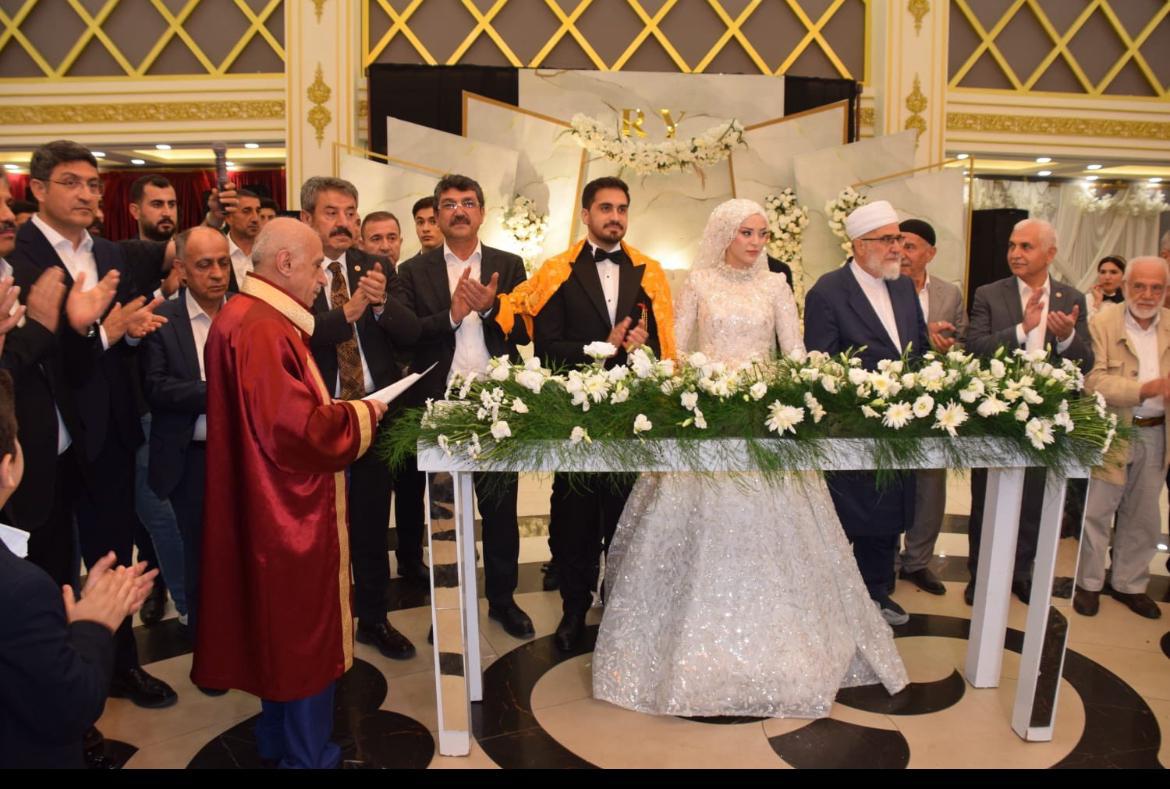 DEMİRKIRAN VE SEVGİLİ AİLELERİ’NİN GÖRKEMLİ DÜĞÜNÜ