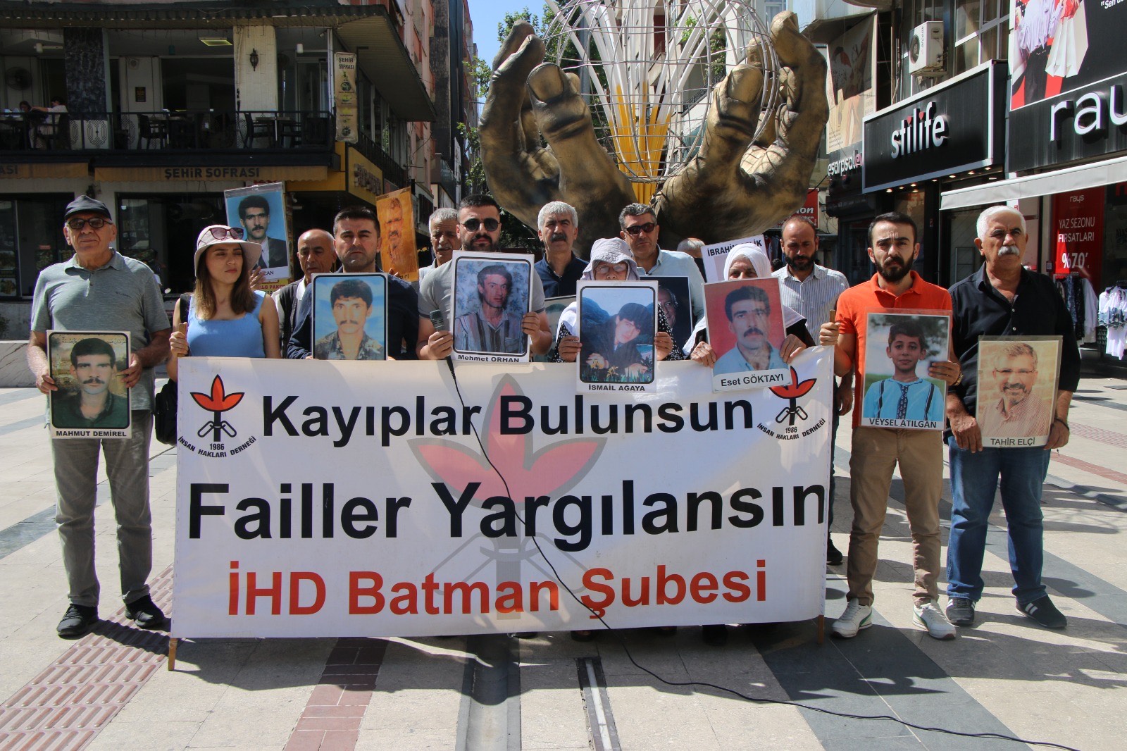 İHD, KARTAY’IN AKIBETİNİ SORDU