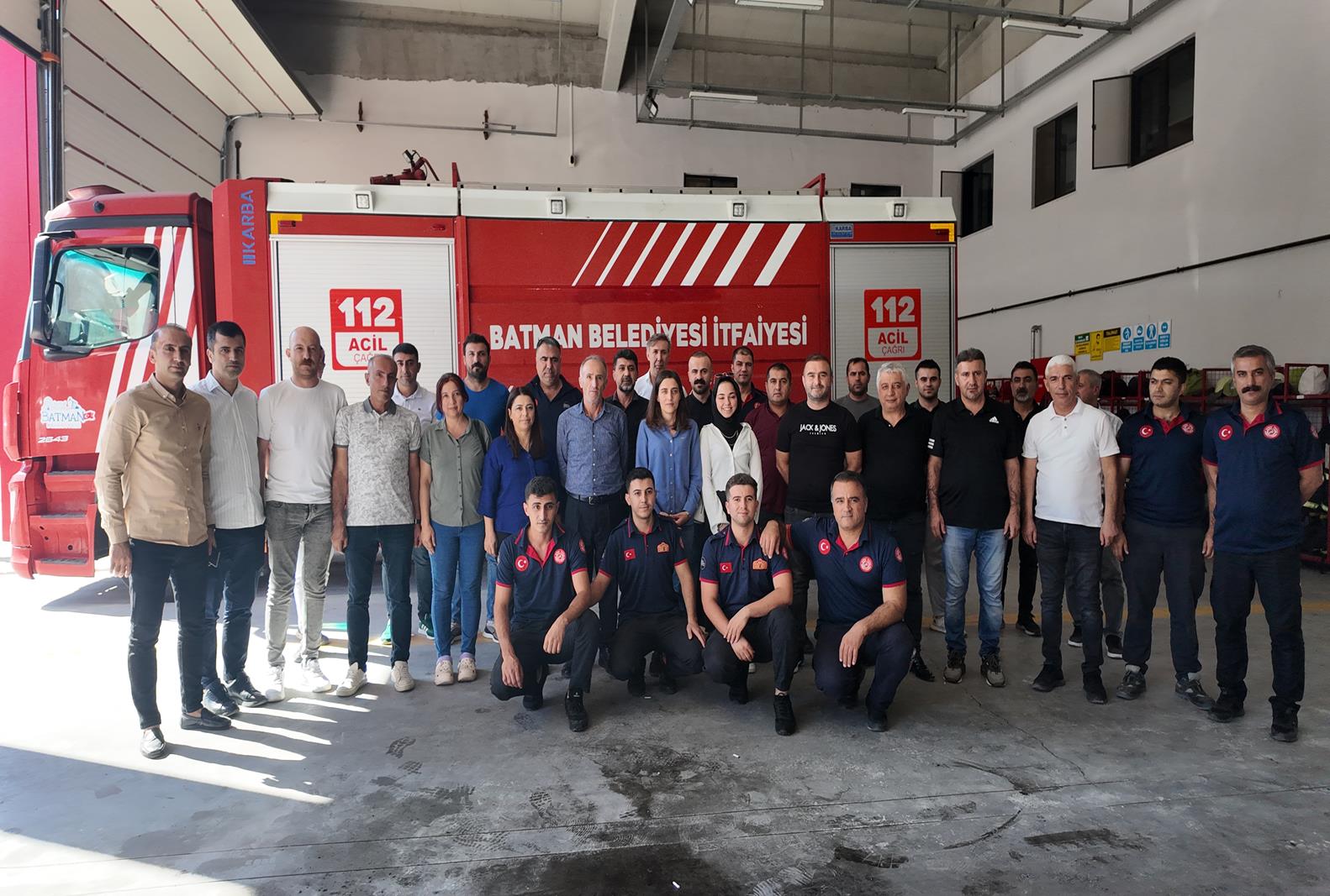 İTFAİYE ÇALIŞANLARINI ZİYARET ETTİLER