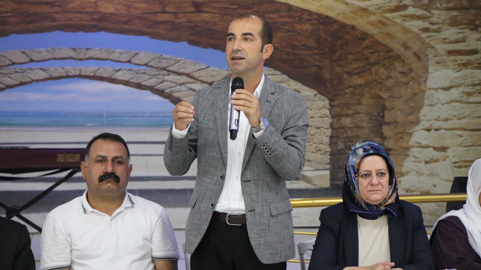 KAVGALI İKİ AİLE BARIŞ YEMEĞİNDE BİR ARAYA GELDİ