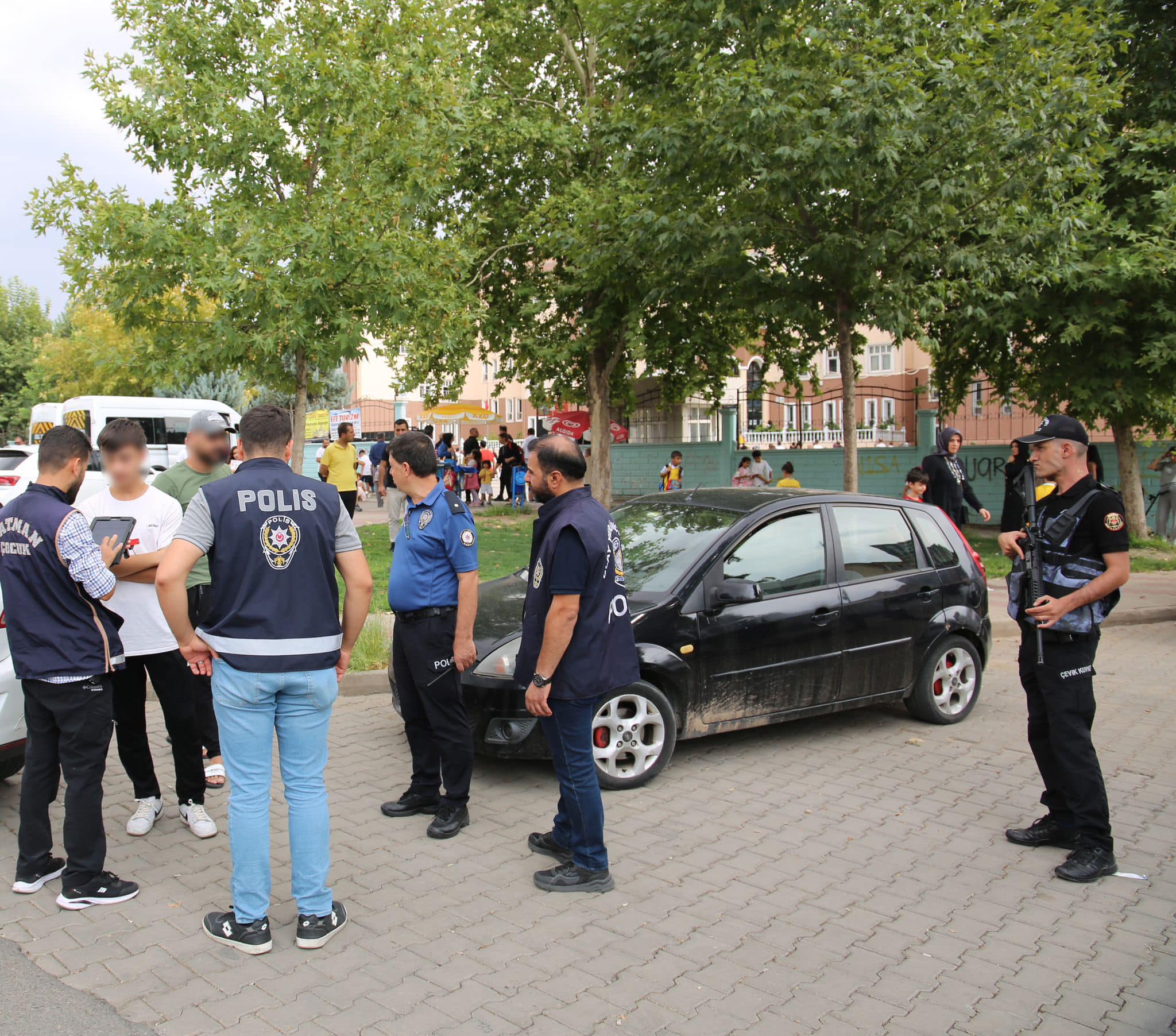 OKUL ÖNLERİNDE GÜVENLİK DENETİMİ YAPILDI