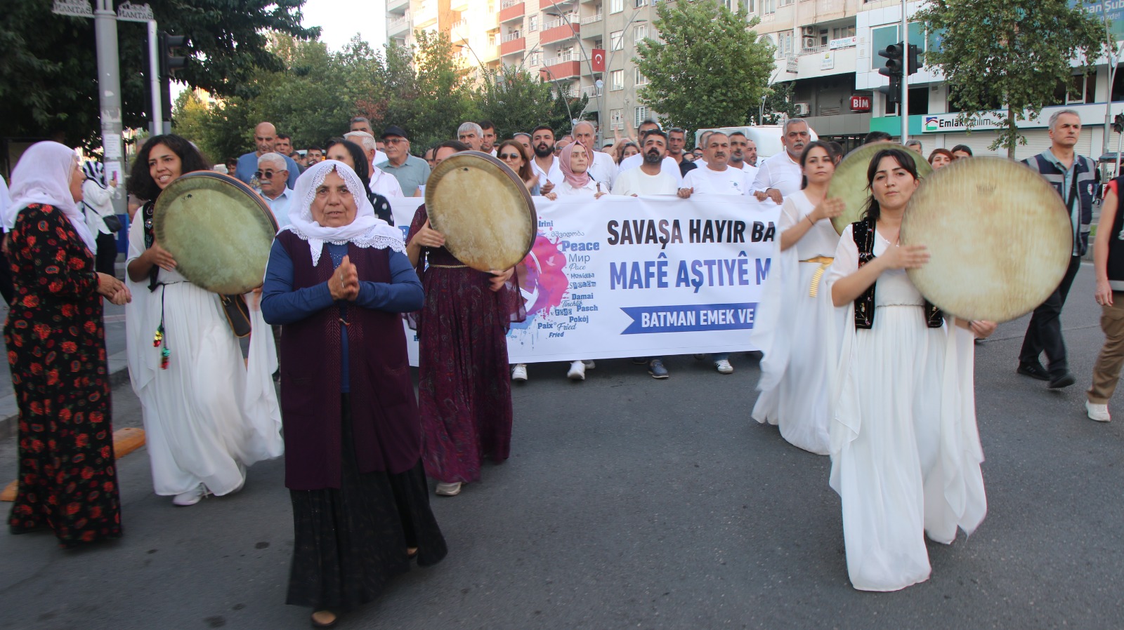 ‘’SAVAŞLARA KARŞI BARIŞ HAKKIMIZI SAVUNMAYA DEVAM ETMELİYİZ’’