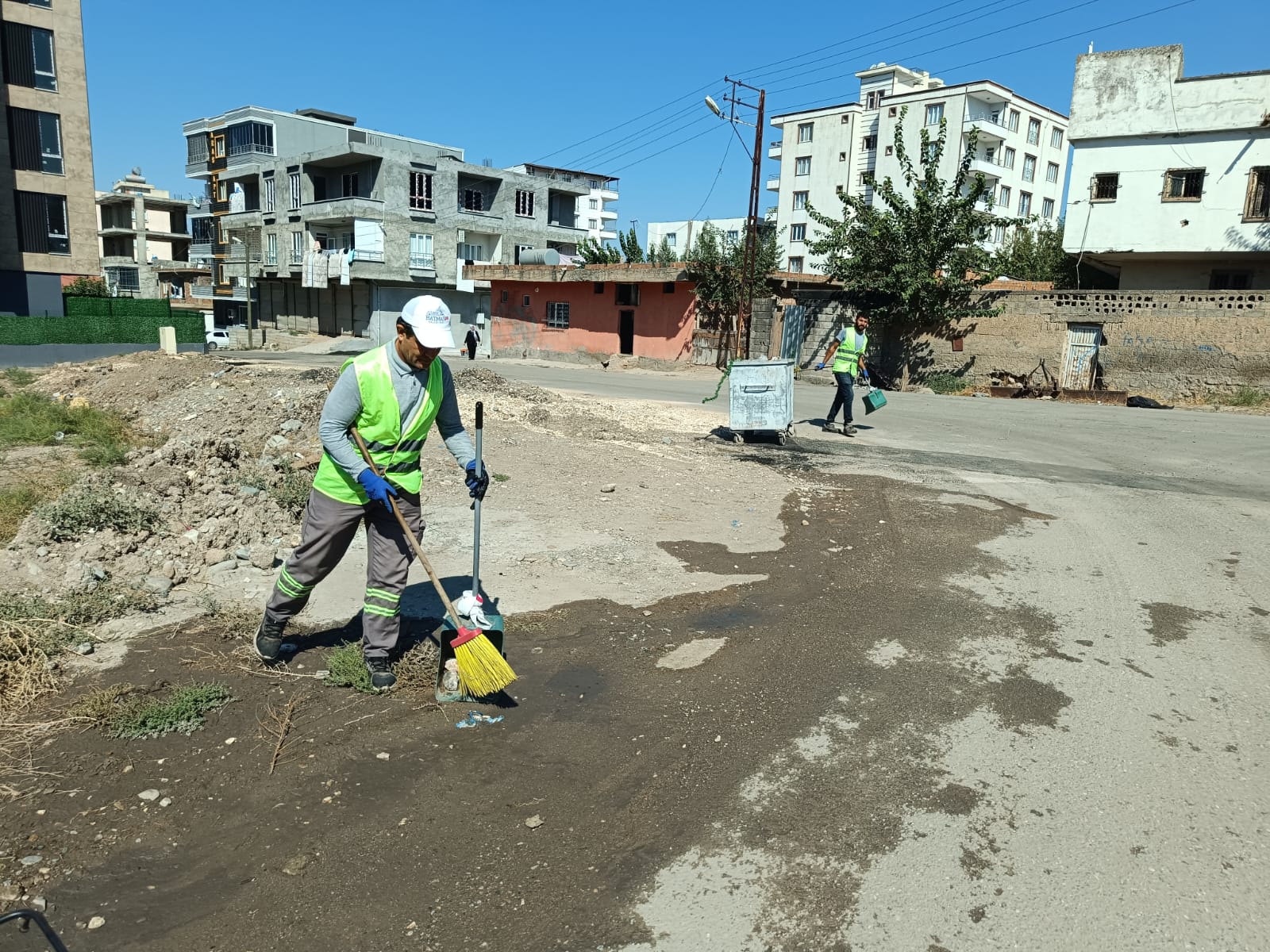 TİLMERÇ MAHALLESİ’NDE KAPSAMLI TEMİZLİK ÇALIŞMASI