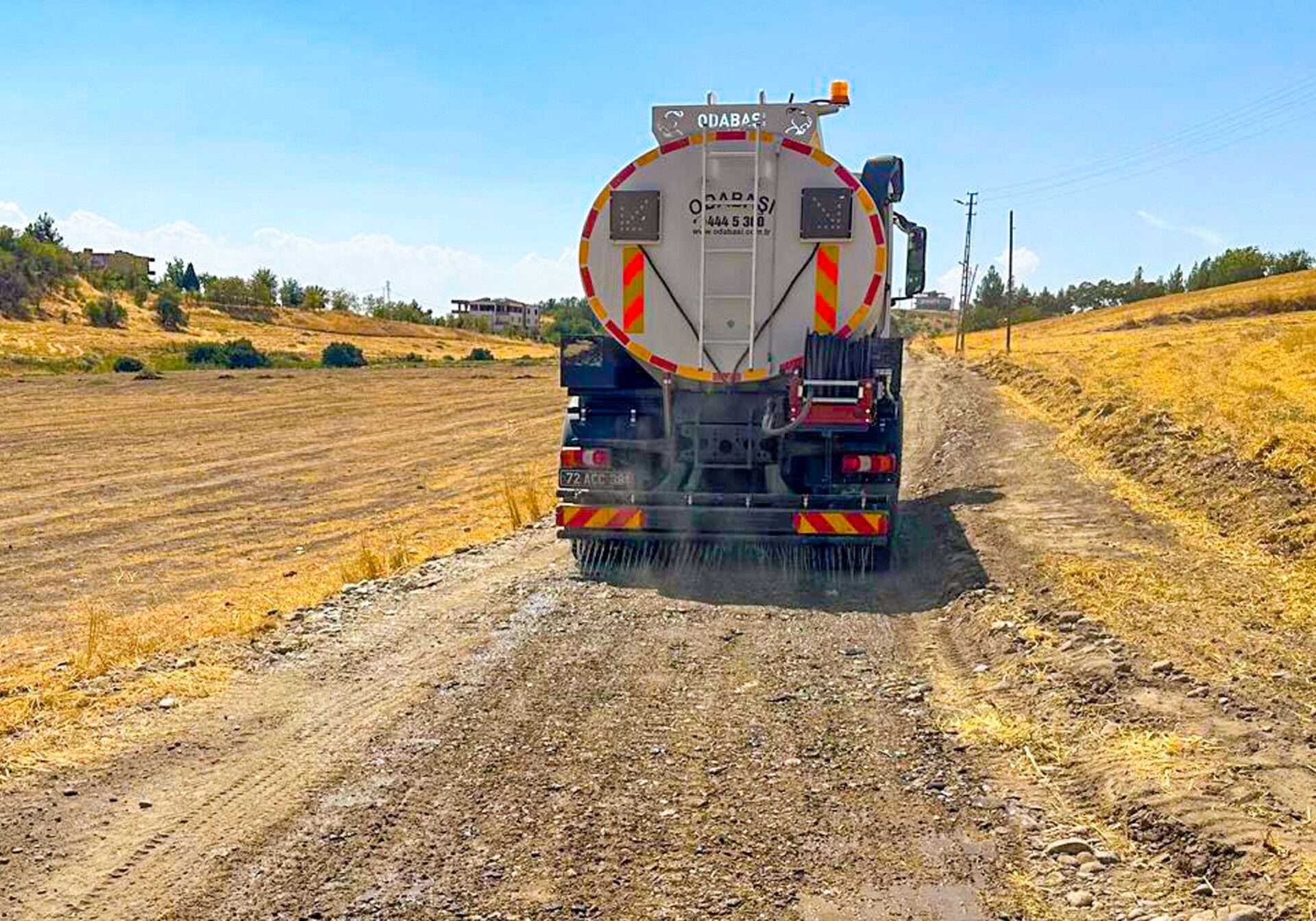 YOL YAPIM ÇALIŞMALARI DEVAM EDİYOR
