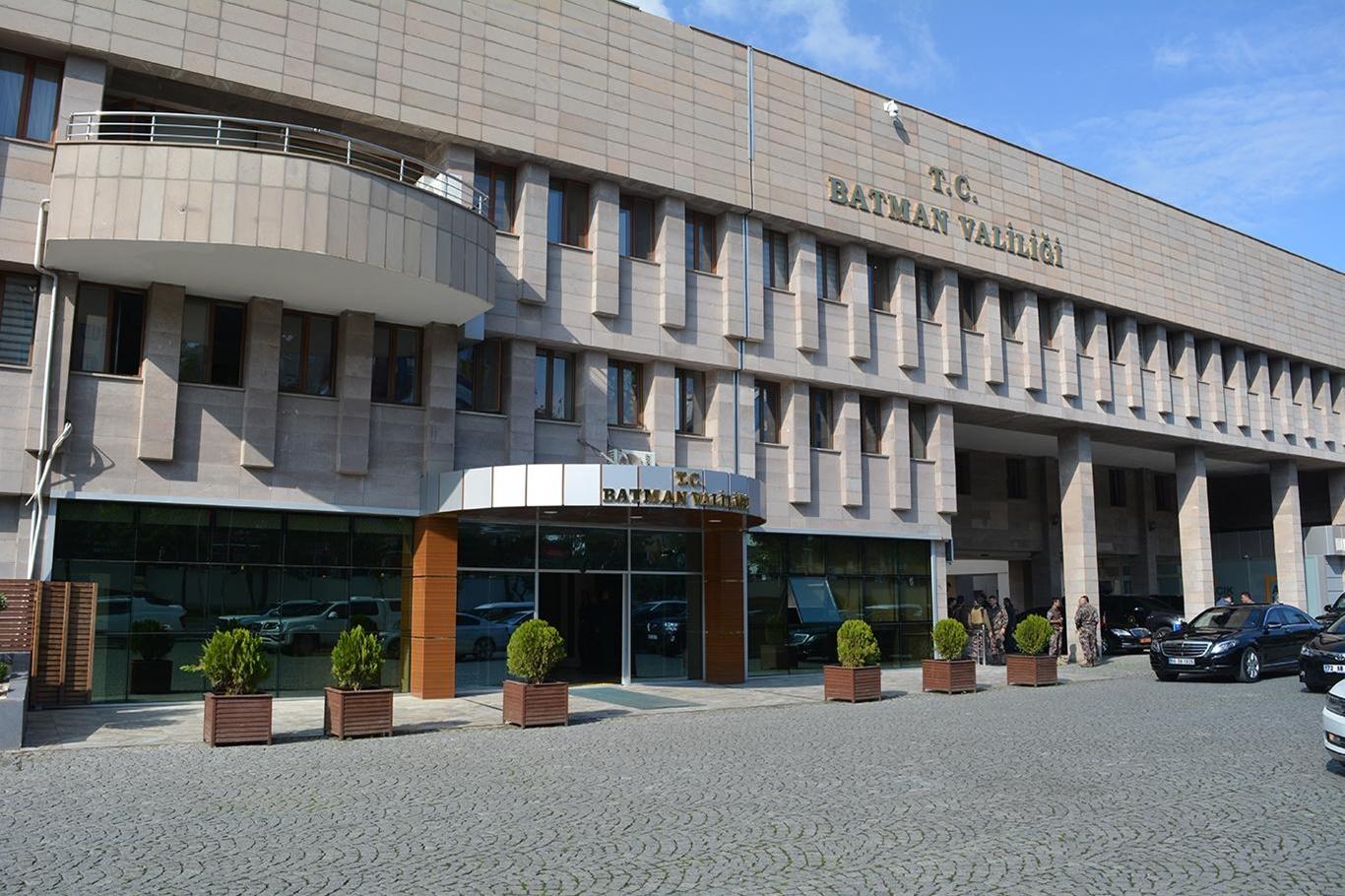 VALİLİKTEN AÇIKLAMA: MOTORSİKLET SÜRÜCÜSÜNE ÇARPAN ŞÜPHELİ YAKALANDI