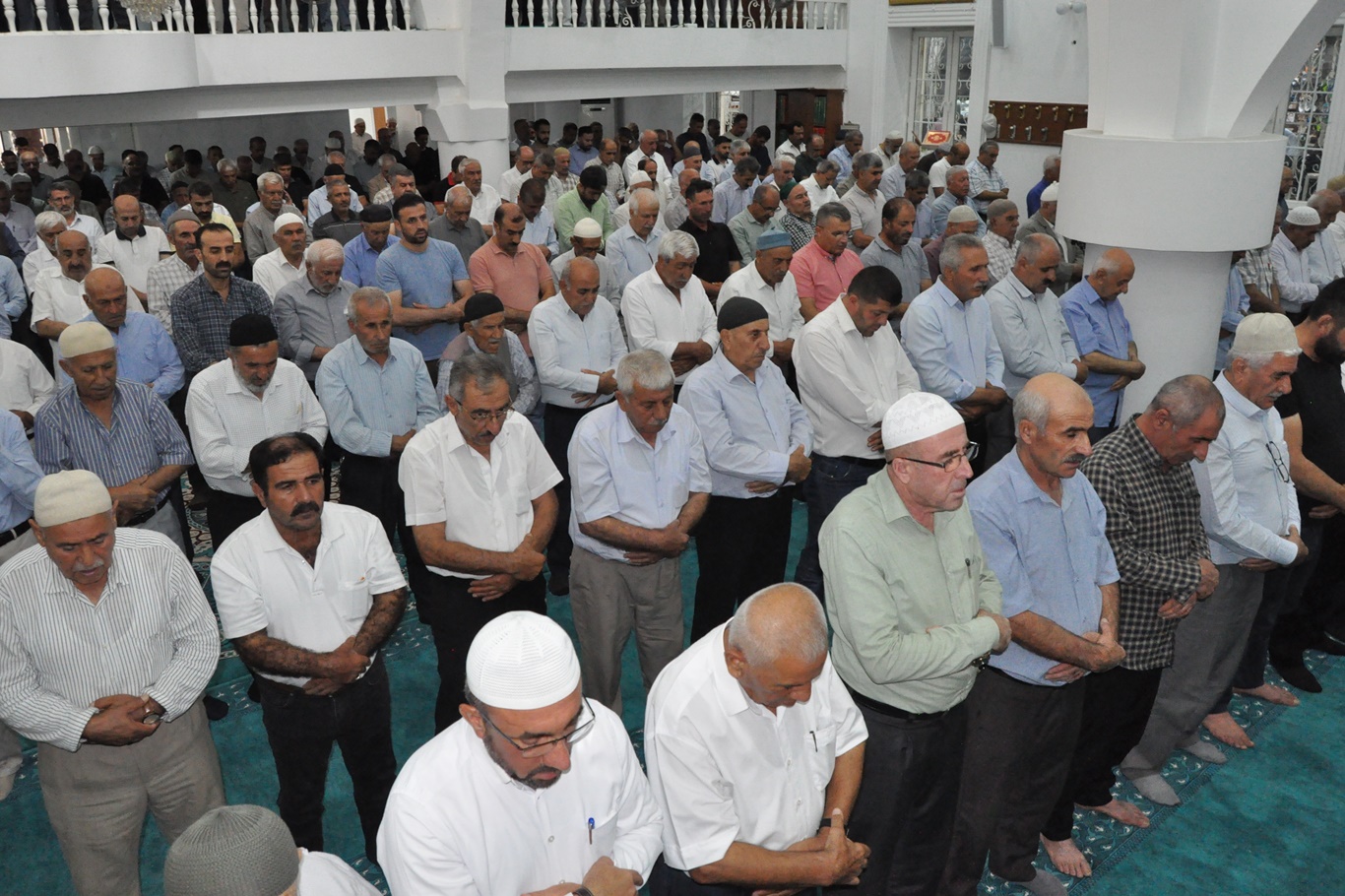 AKTİVİST AYŞENUR EYGİ EZGİ İÇİN GIYABİ CENAZE NAMAZI KILINDI