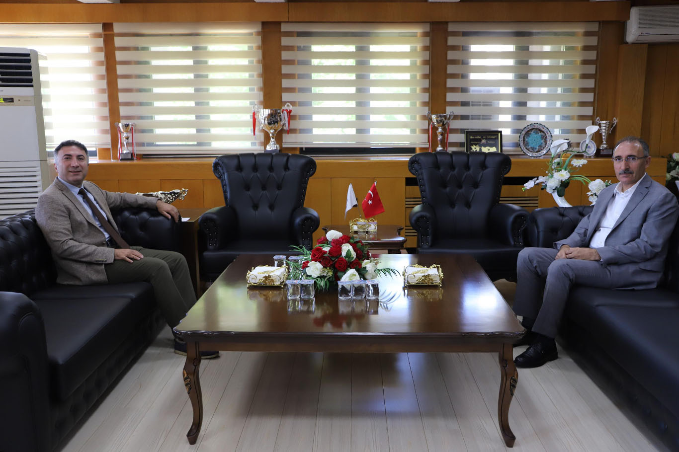 DEMİR’DEN FIRAT ÜNİVERSİTESİ REKTÖRLÜĞÜNE ATANAN GÖKTAŞ’A ZİYARET