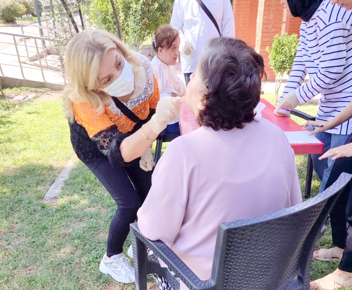 ÖZEL GEREKSİNİMLİ BİREYLERE AĞIZ VE DİŞ SAĞLIĞI EĞİTİMİ VERİLDİ