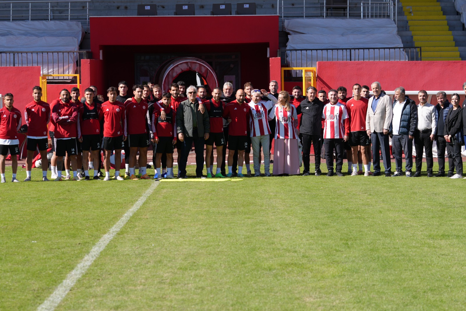 DEMİR’DEN PETROLSPOR’A MORAL ZİYARETİ