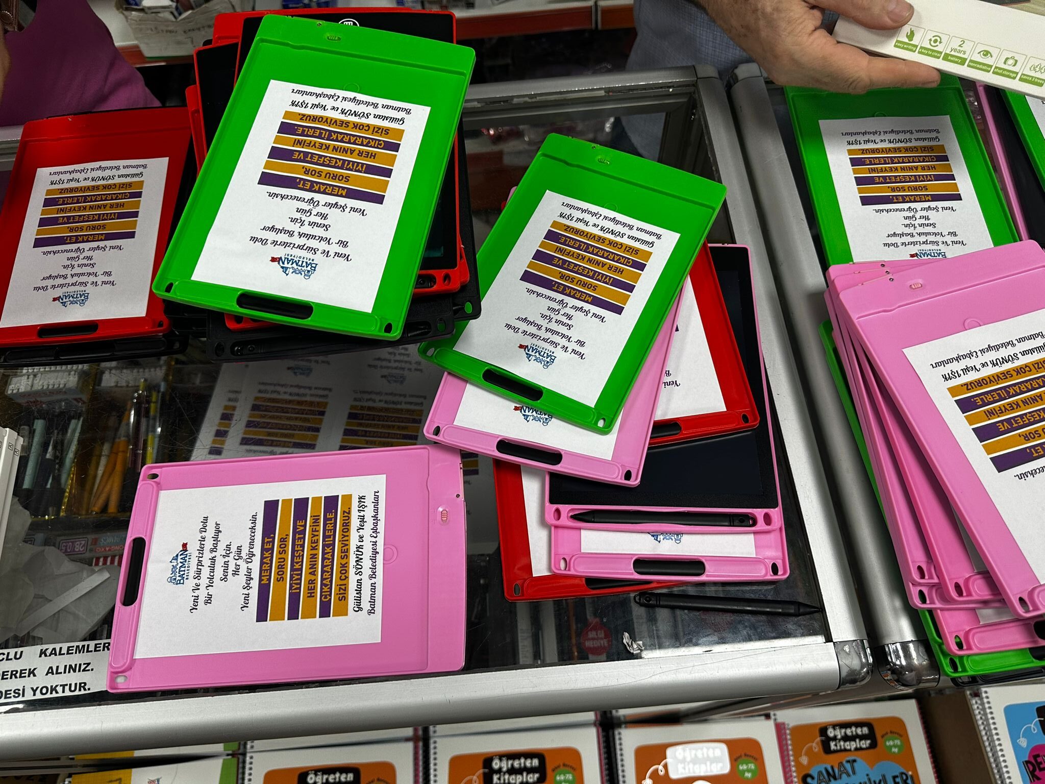 1000 ÖĞRENCİYE KIRTASİYE YARDIMI