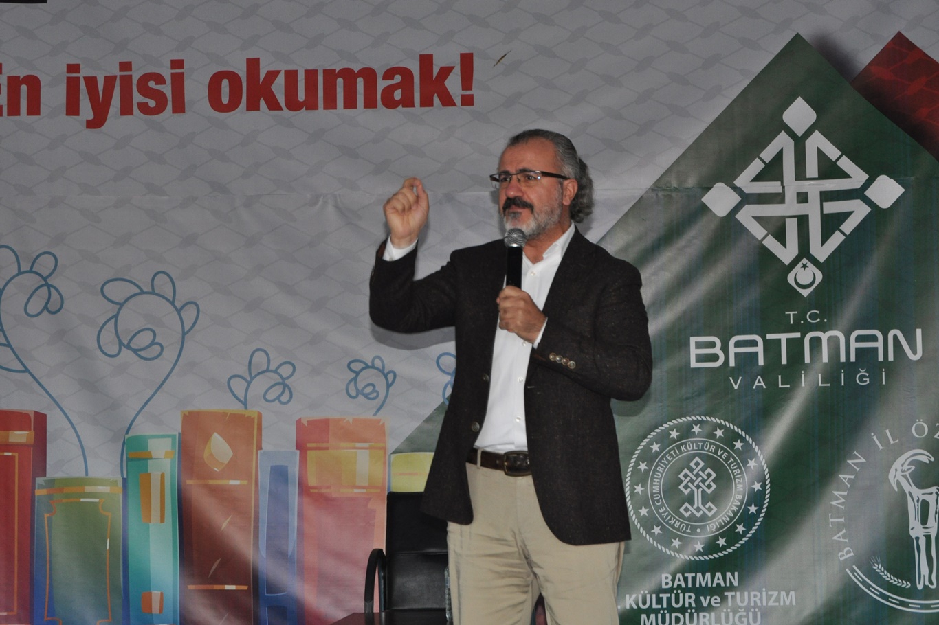 ASLANHAN: “ÇOCUKLARA KİŞİLİK VE AHİRET BİLİNCİ DE ÖĞRETİLMELİ”