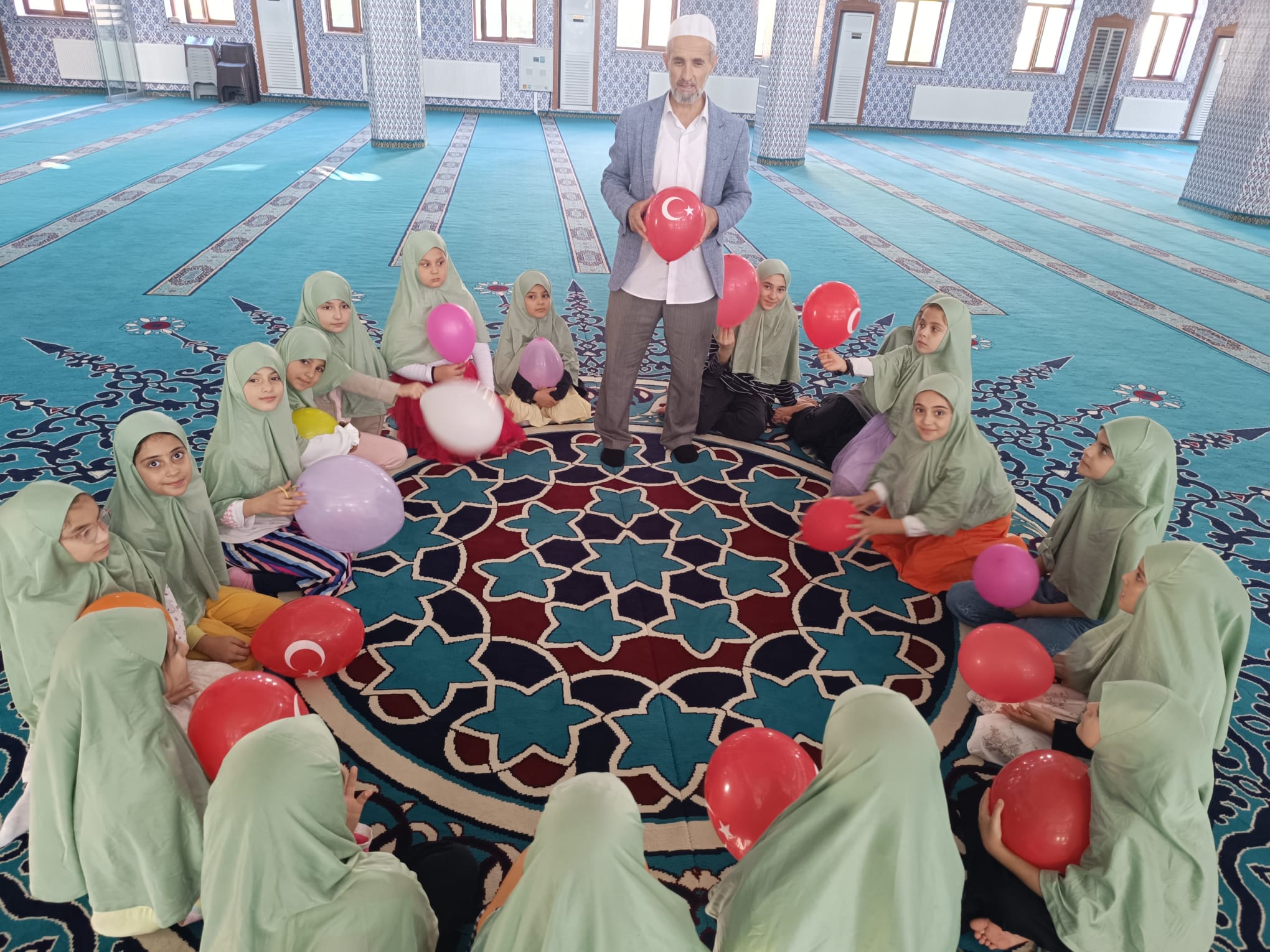 CAMİ ZİYARETİYLE DİN GÖREVLİLERİ HAFTASI KUTLANDI