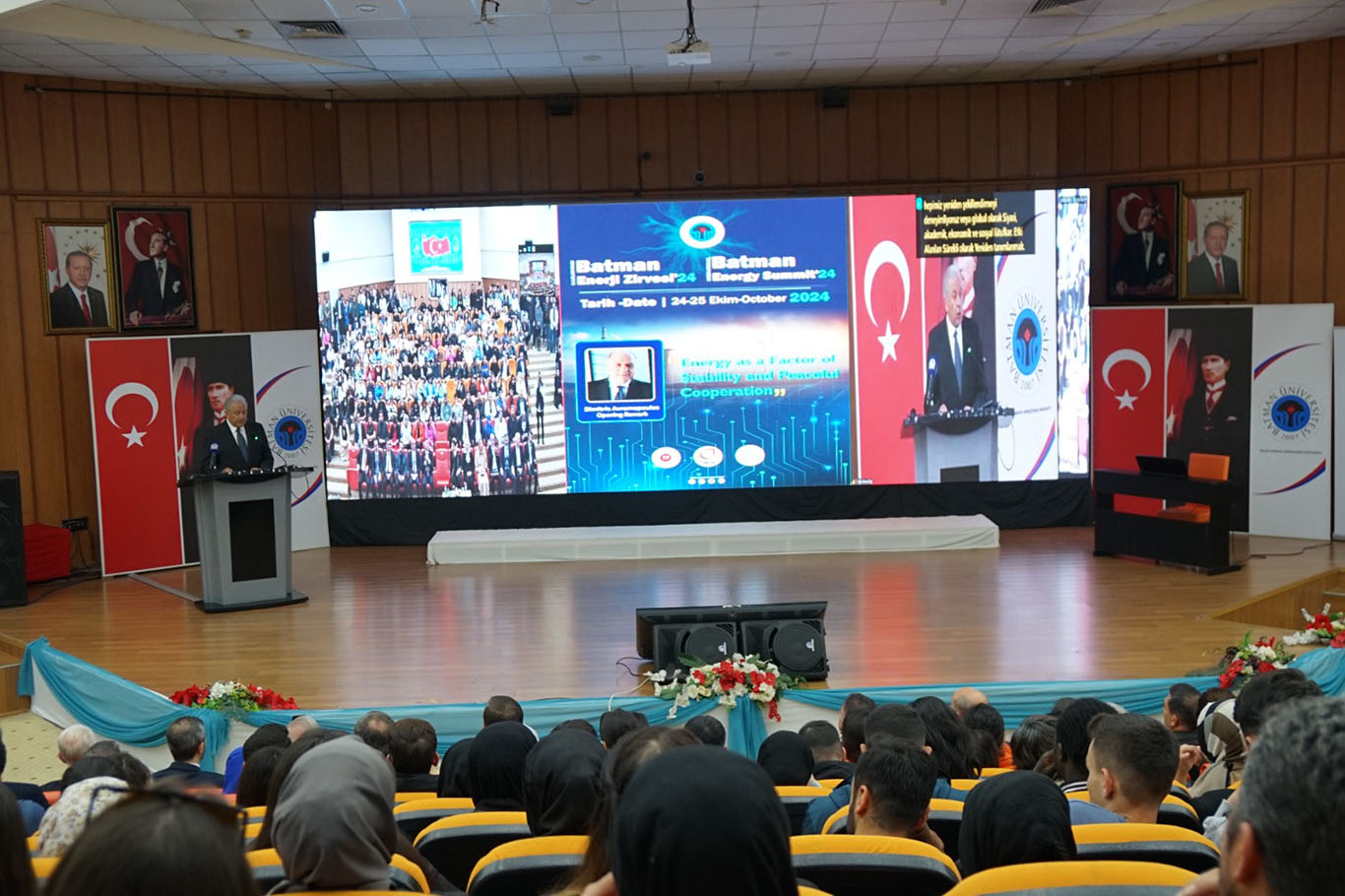 DİMİTRİS AVRAMOPOULOS: ENERJİ VE BÖLGESEL İŞ BİRLİĞİ