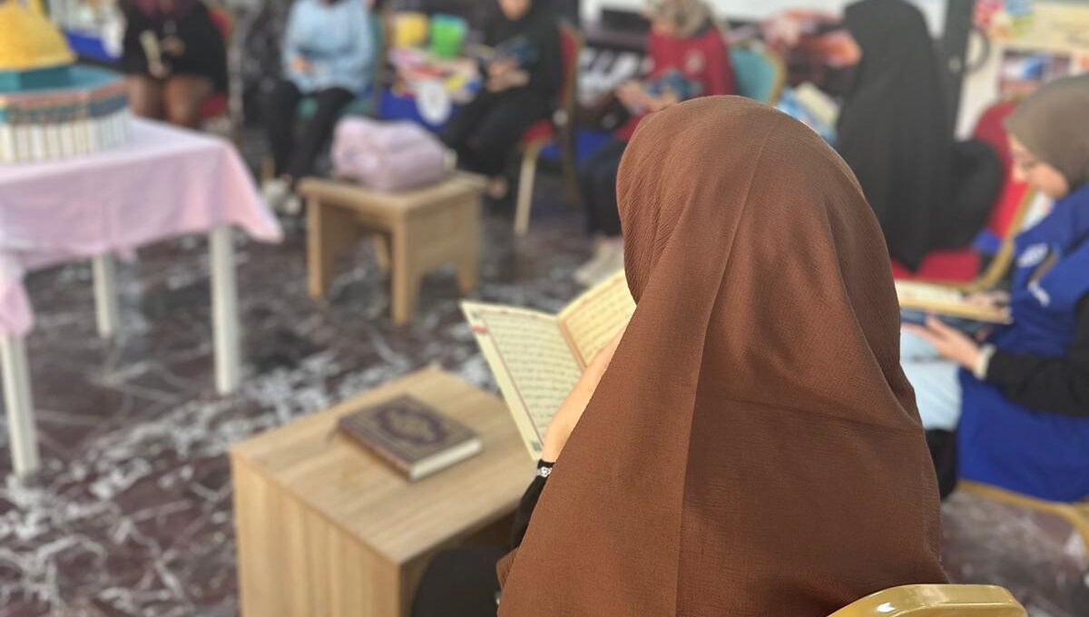 GENÇLER GAZZE ŞEHİTLERİ İÇİN KUR’AN OKUDU