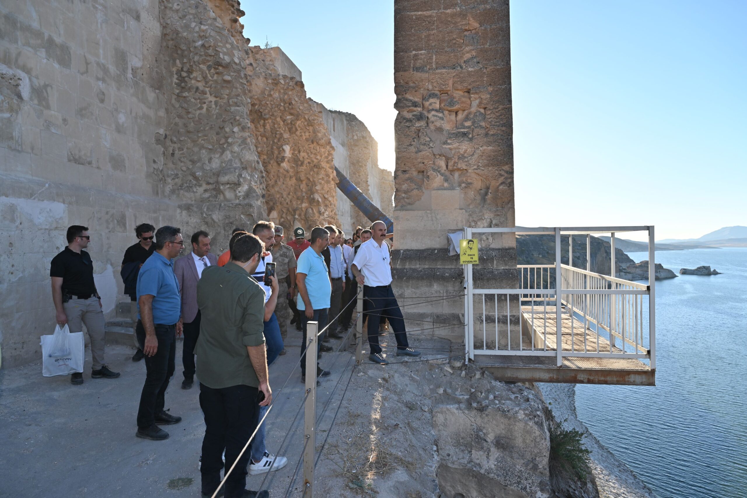HASANKEYF KALESİ’NDEKİ TURİZM ÇALIŞMALARI HIZLA DEVAM EDİYOR