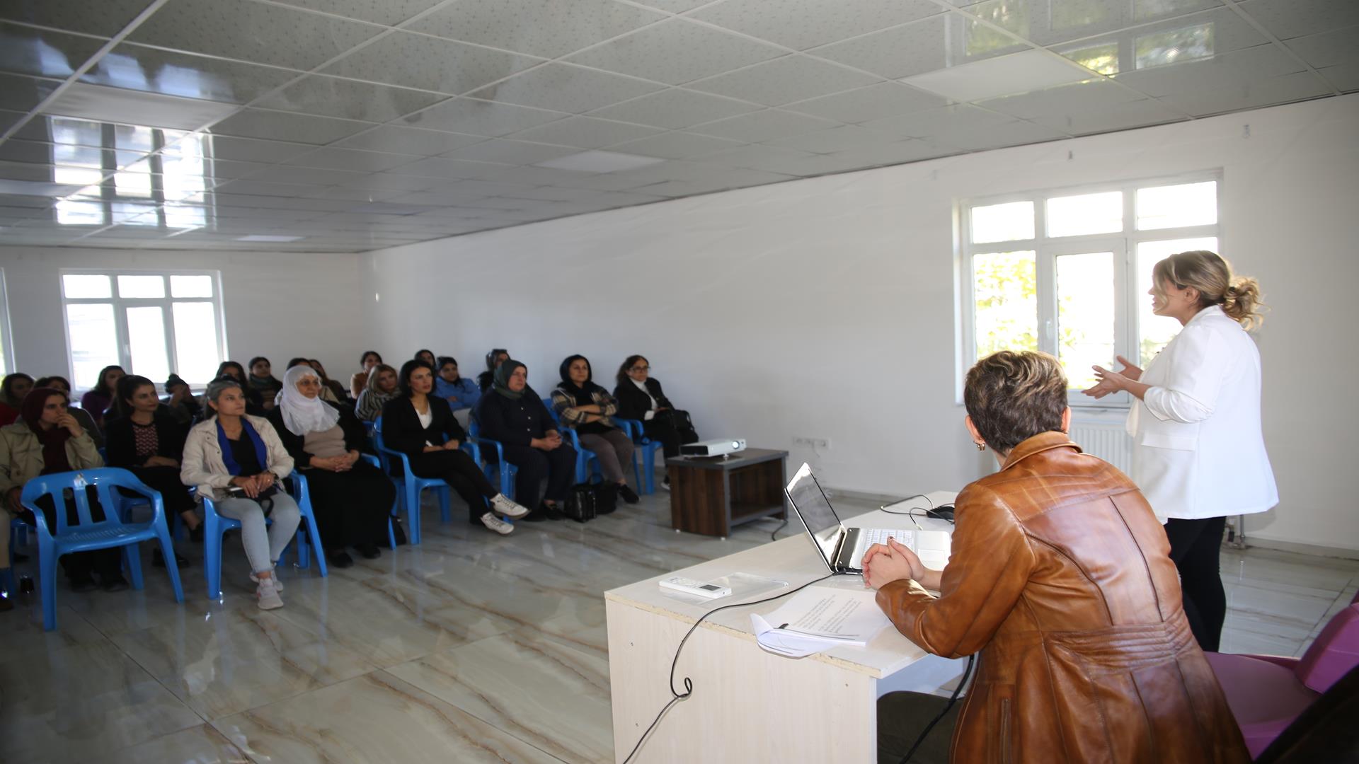 KADIN ÇALIŞANLARA CİNSİYET EŞİTLİĞİ EĞİTİMİ