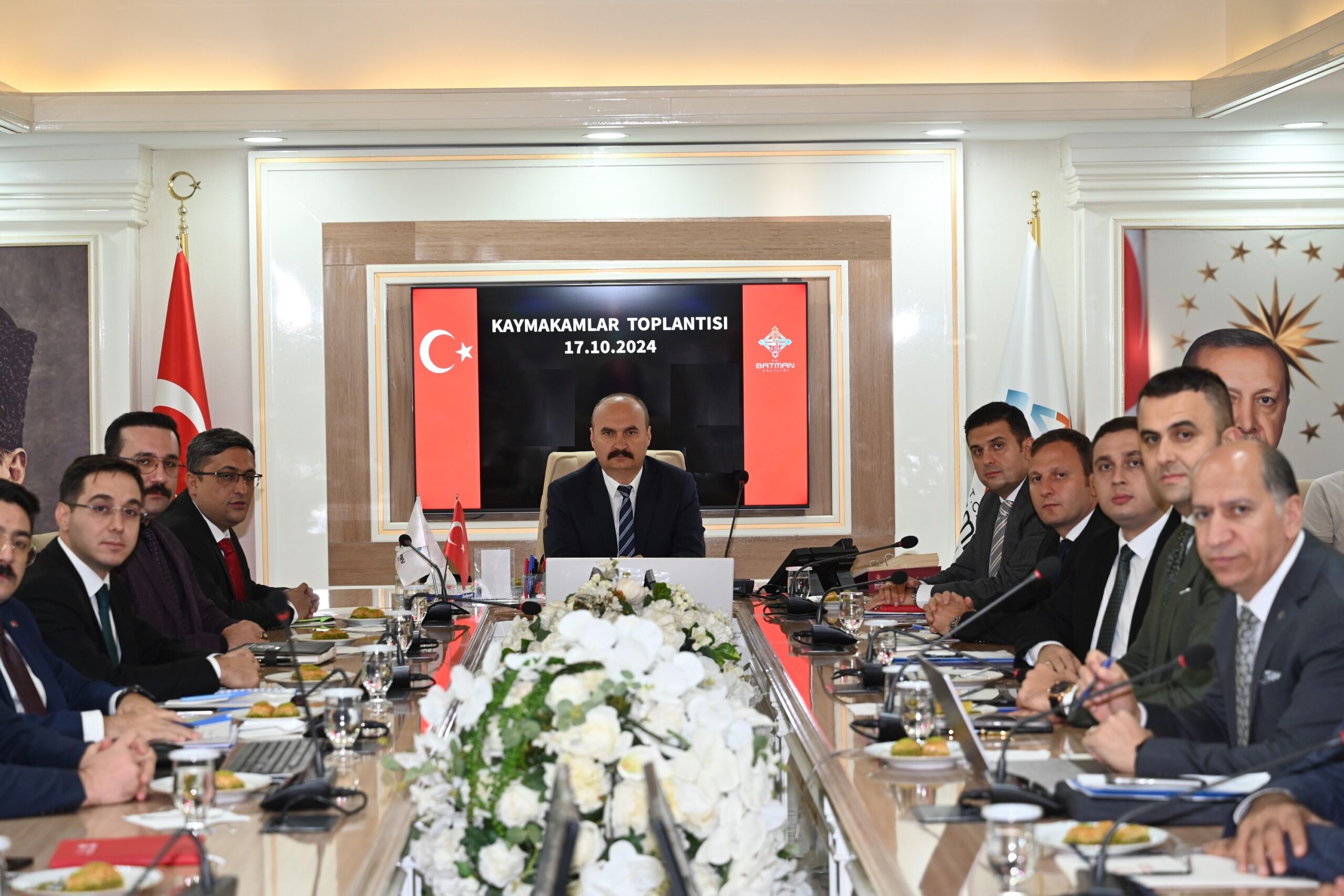 KAYMAKAMLAR TOPLANTISI, VALİ CANALP BAŞKANLIĞINDA GERÇEKLEŞTİ