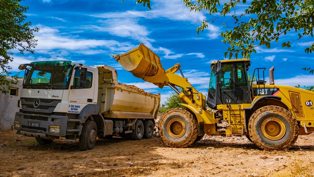 METRUK BİNALAR YIKILIYOR