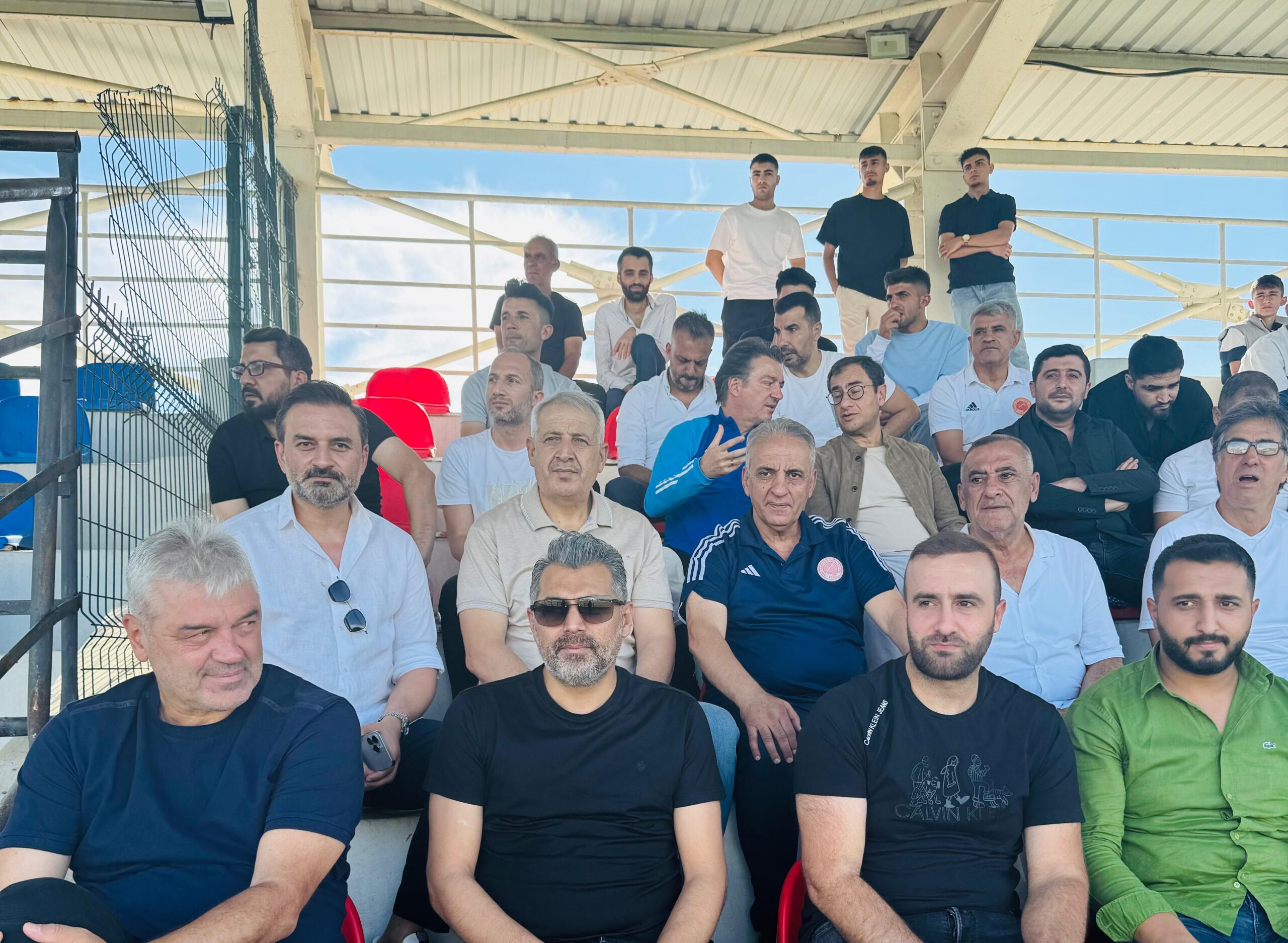 PETROLSPOR YÖNETİMİ KAYRASPOR MAÇINI TRİBÜNDEN İZLEDİ
