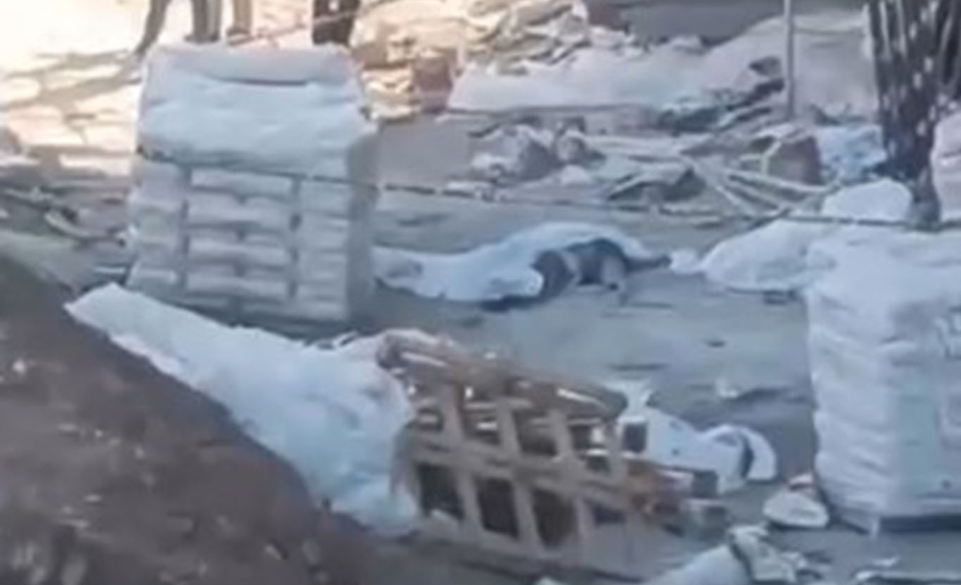 İNŞAAT İSKELESİNDEN DÜŞEN İŞÇİ HAYATINI KAYBETTİ