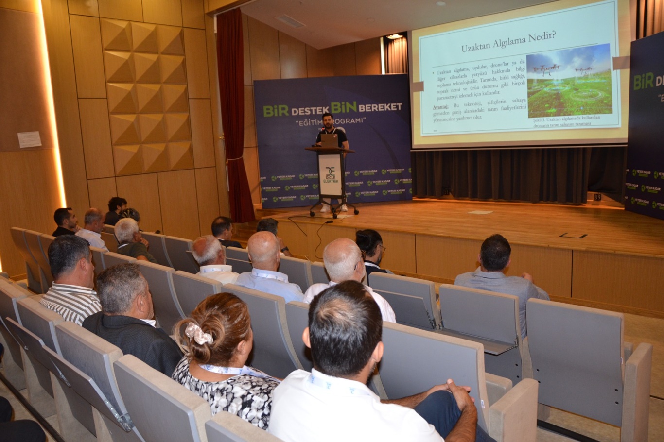 ÜNİVERSİTE’DE ÇİFTÇİLERE TASARRUFLU SULAMA EĞİTİMİ VERİLDİ