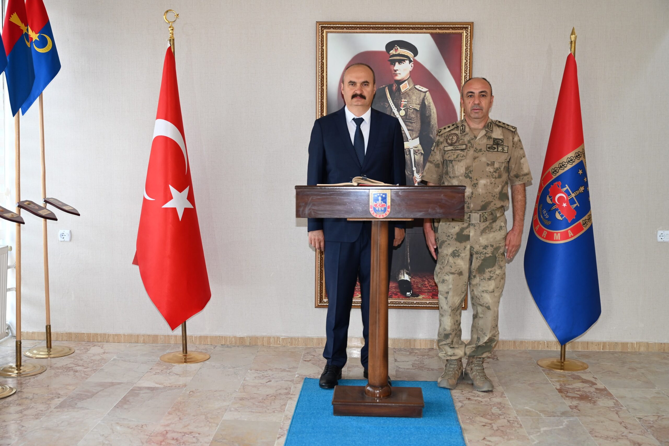 VALİ CANALP, İL JANDARMA KOMUTANI ÖZ’Ü ZİYARET ETTİ