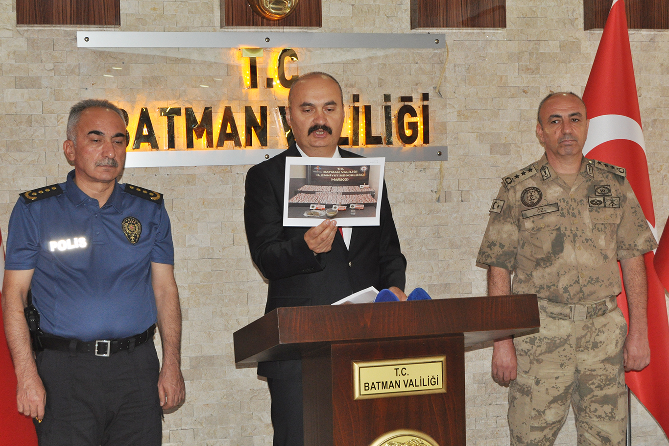 VALİ CANALP: UYUŞTURUCUYLA MÜCADELE MEMNUNİYET VERİCİ