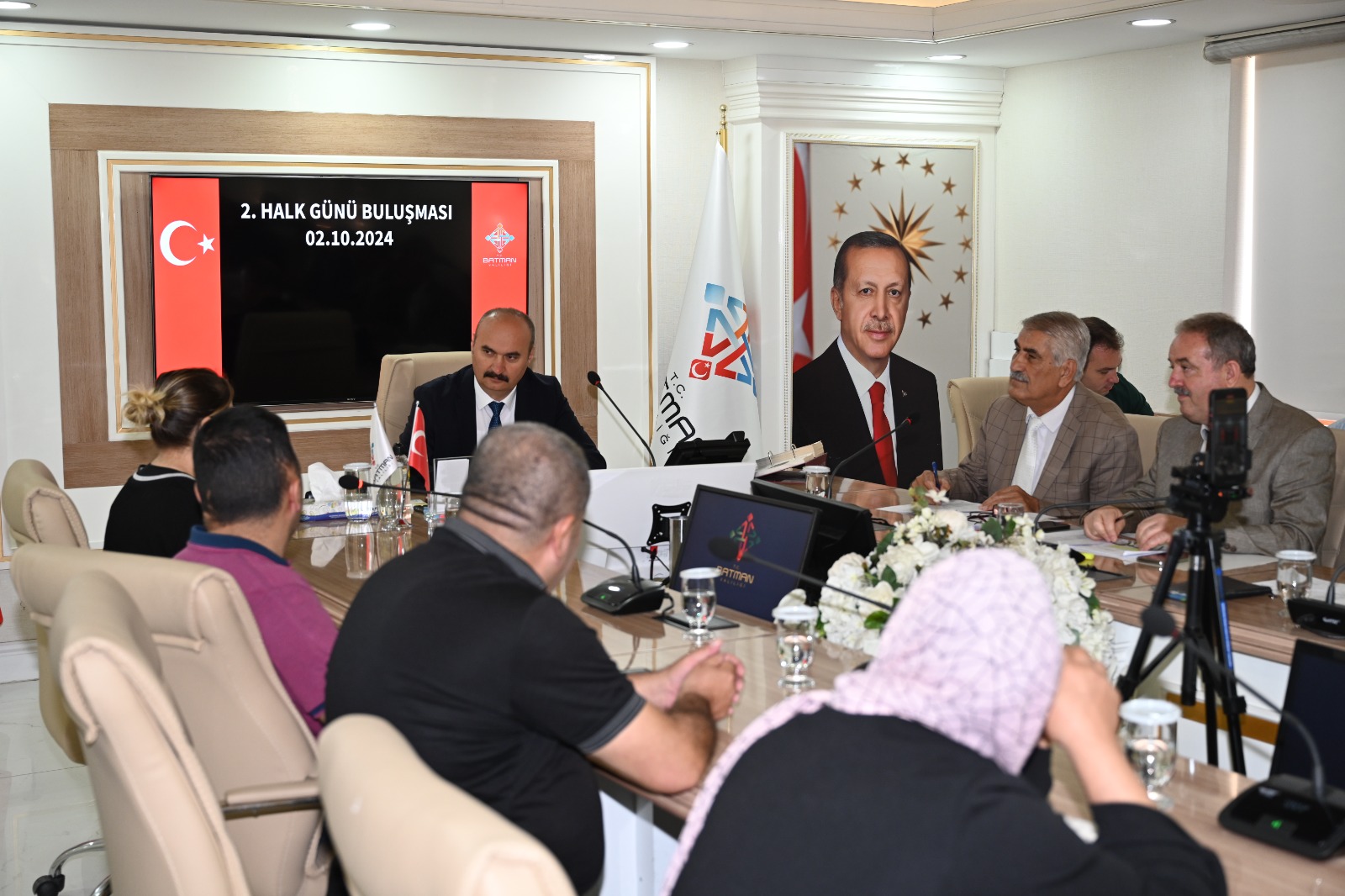 VALİ CANALP, VATANDAŞLARIN TALEPLERİNİ DİNLEDİ