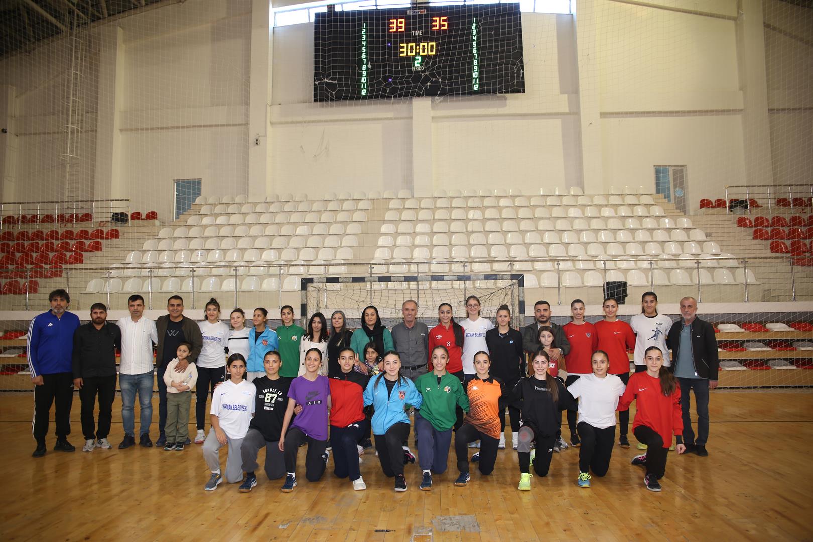 IŞIK, BELEDİYESPOR’U YALNIZ BIRAKMADI