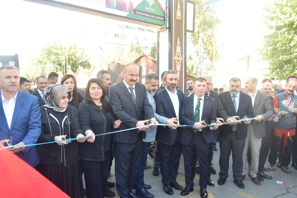 BATMAN’DA 7. KİTAP FUARI COŞKUYLA AÇILDI