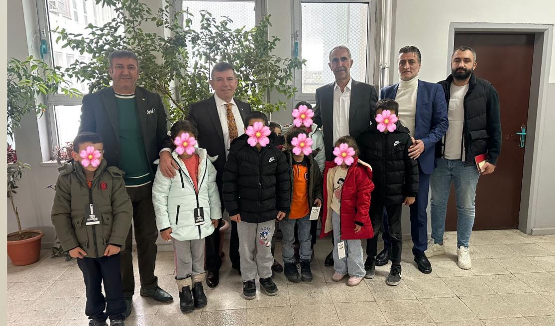 BATSO, İhtiyaç Sahibi Öğrencilere 1000 Adet Mont Yardımı Dağıttı