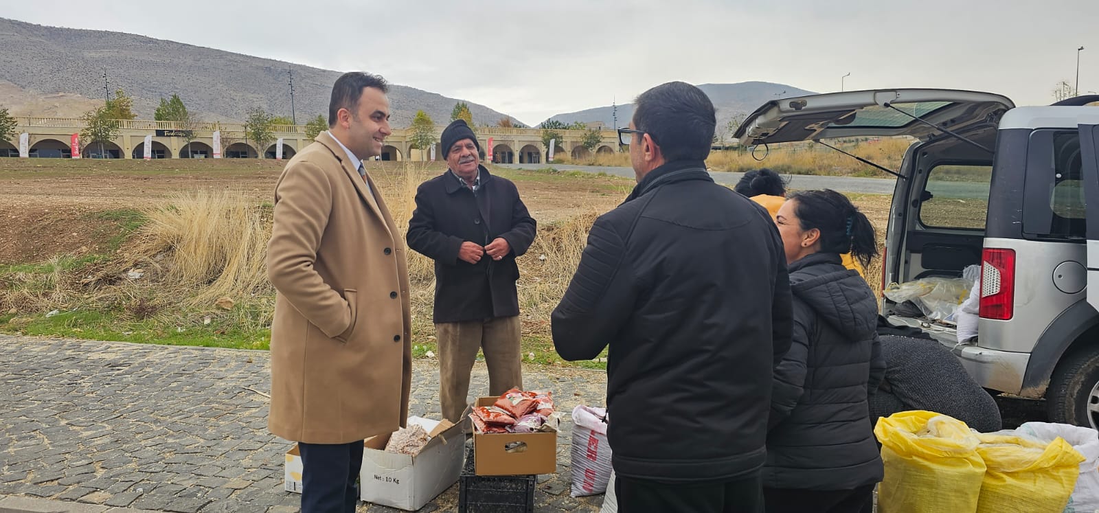 Pazar Yeri Ziyaretlerine Devam Ediyor