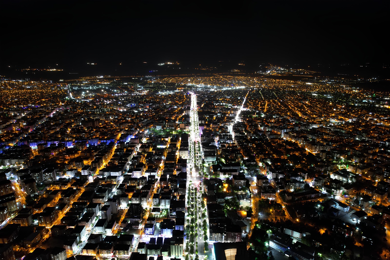 DİCLE ELEKTRİKTEN 25 MİLYON TL’LİK AYDINLATMA YATIRIMI