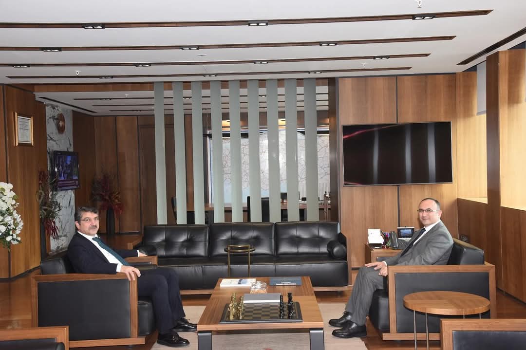 NASIROĞLU, KARAYOLLARI GENEL MÜDÜRÜ GÜLŞEN İLE BATMAN’DAKİ PROJELERİ GÖRÜŞTÜ