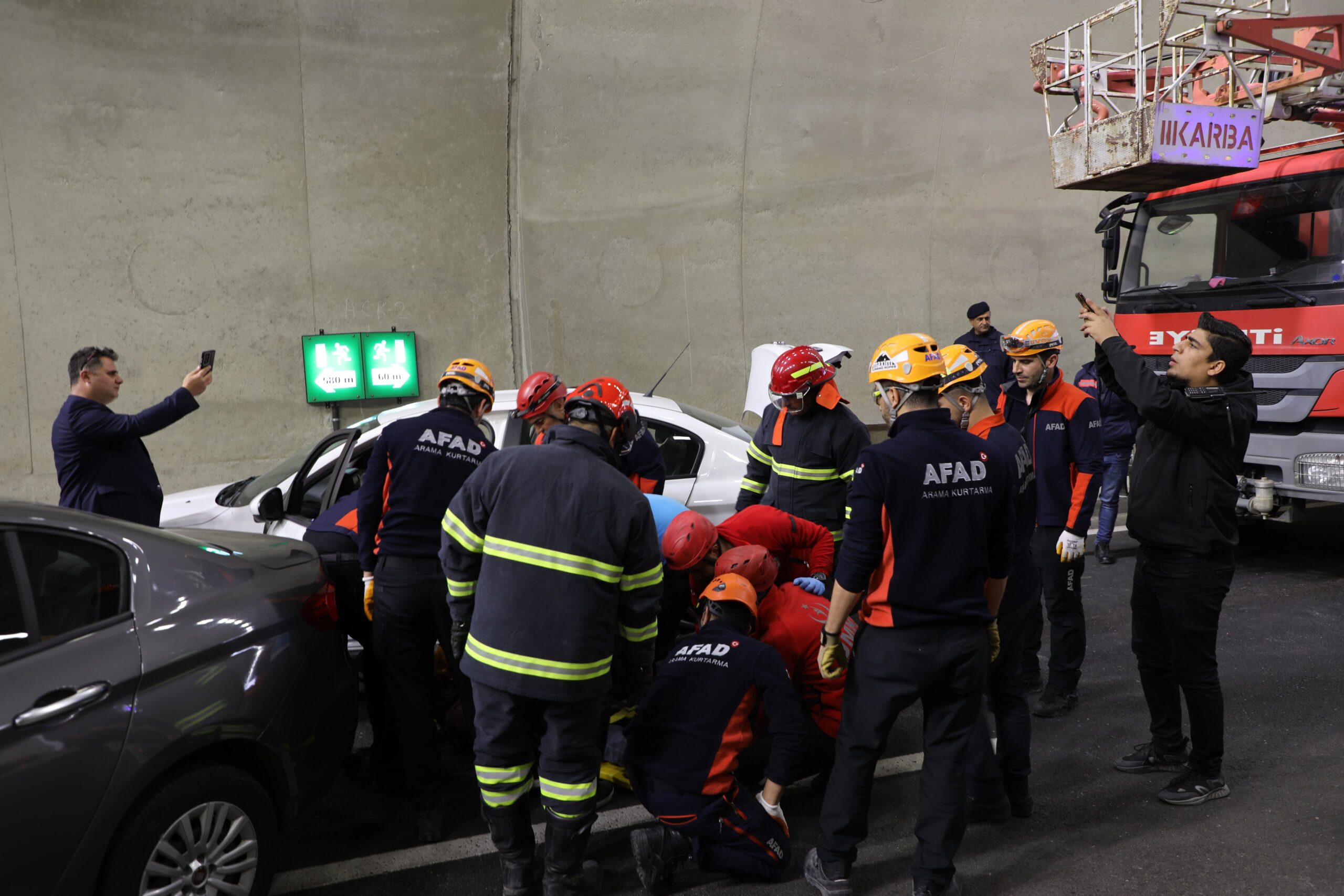 TÜNEL İÇİNDE KAZA TATBİKATI YAPILDI