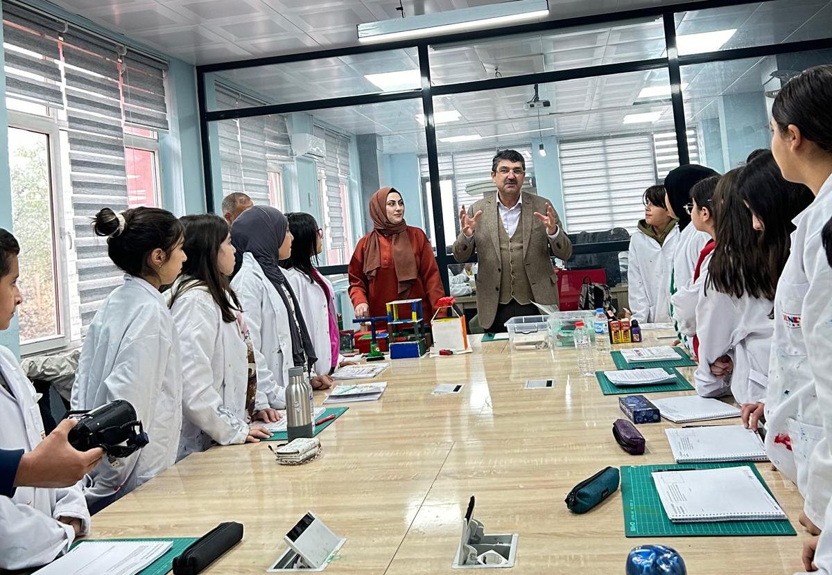 “BATMAN’DA YARININ MUCİTLERİ YETİŞİYOR”