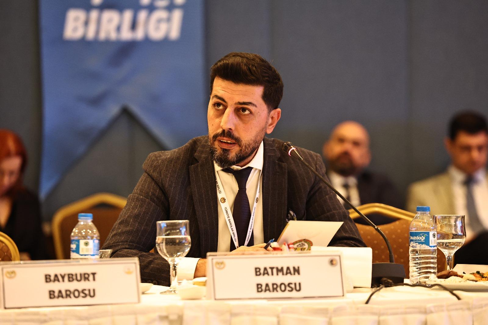 ÇAKAN: KAYYIM UYGULAMASI HUKUKA AYKIRI