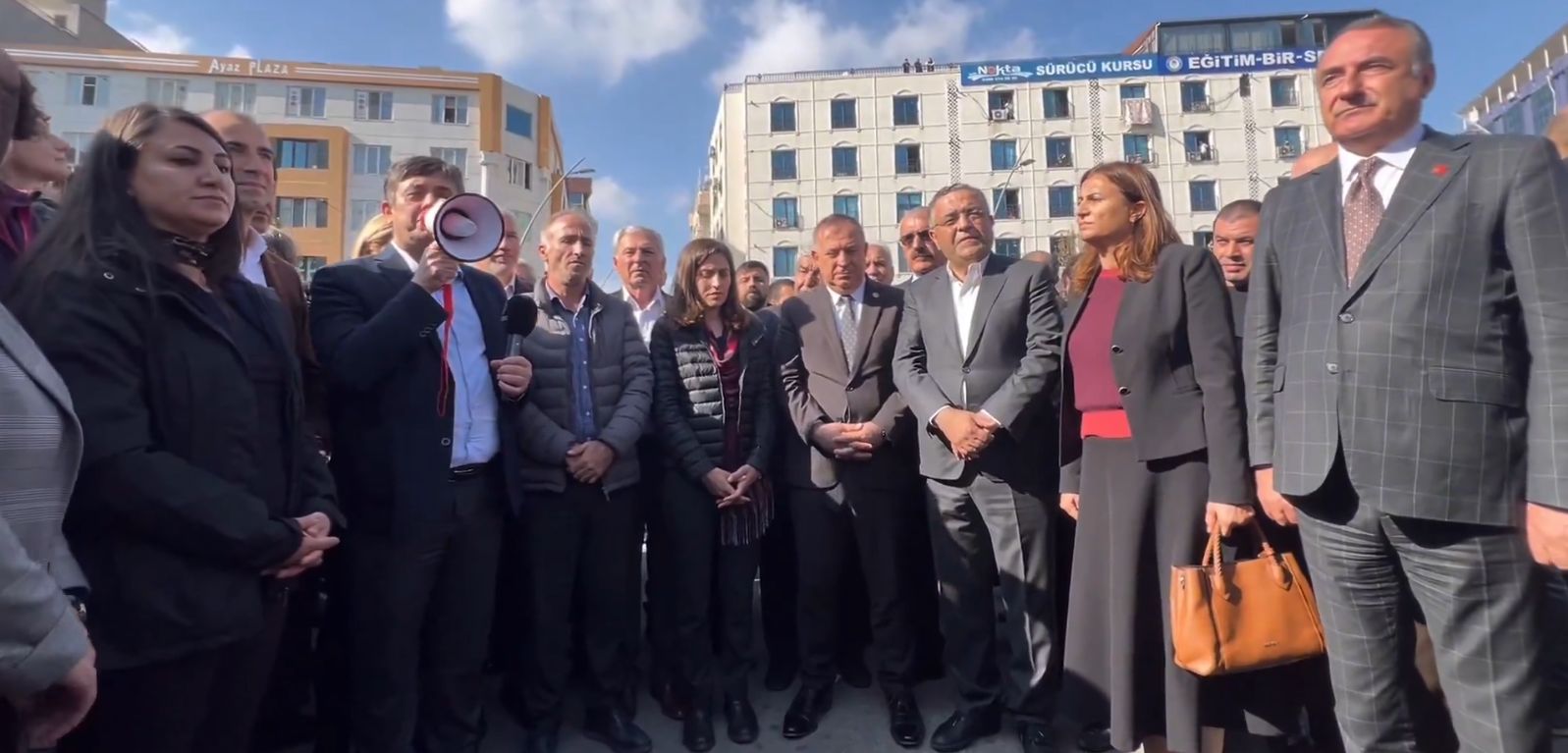 CHP HEYETİ, KAYYUM PROTESTOLARINA DESTEK VERDİ