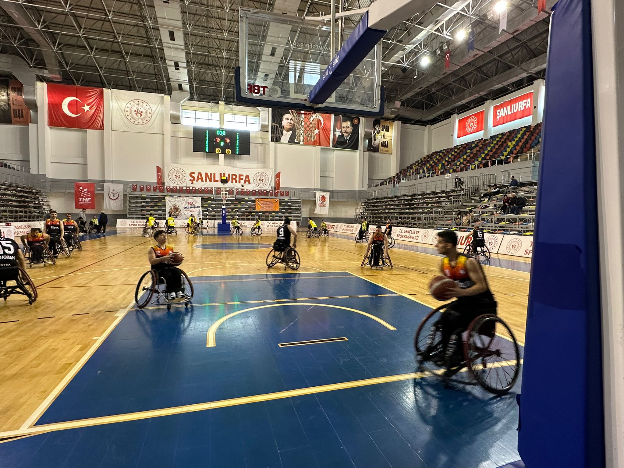 ENGELLİLER BASKETBOL TAKIMI, ŞANLIURFA’YA DEPLASMANDA YENİLDİ