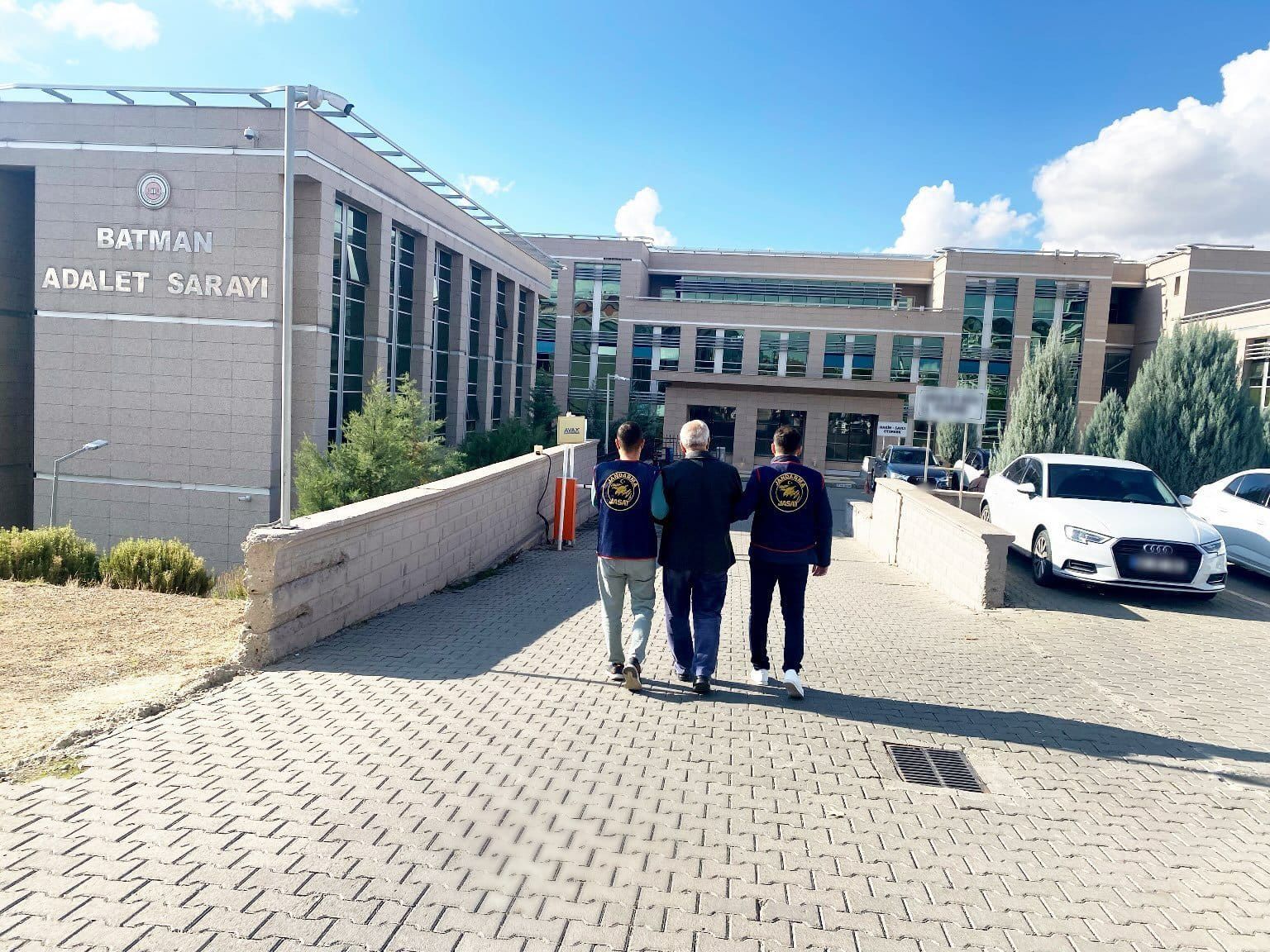 ESKİ DBP BATMAN İL EŞ BAŞKANI TUTUKLANDI