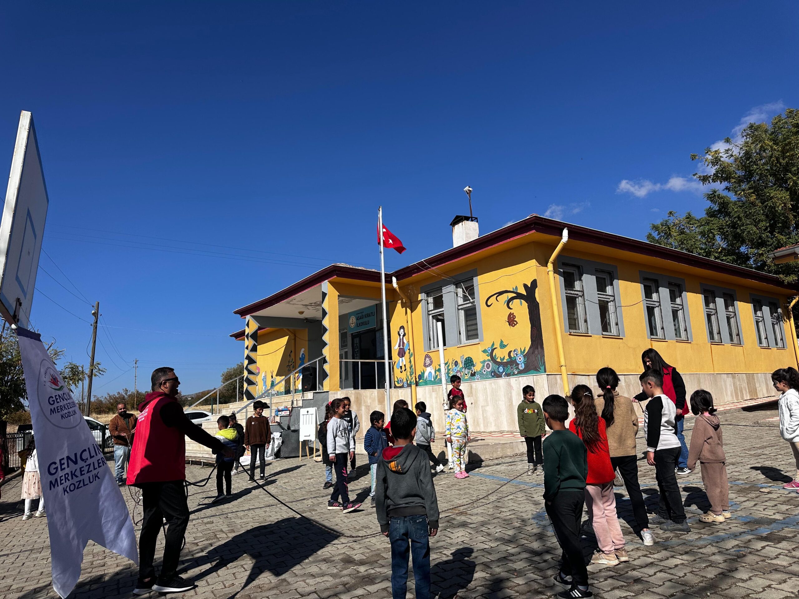 GENÇLİK MERKEZLERİ 2 AYDA 18 KÖYDE ETKİNLİK DÜZENLEDİ