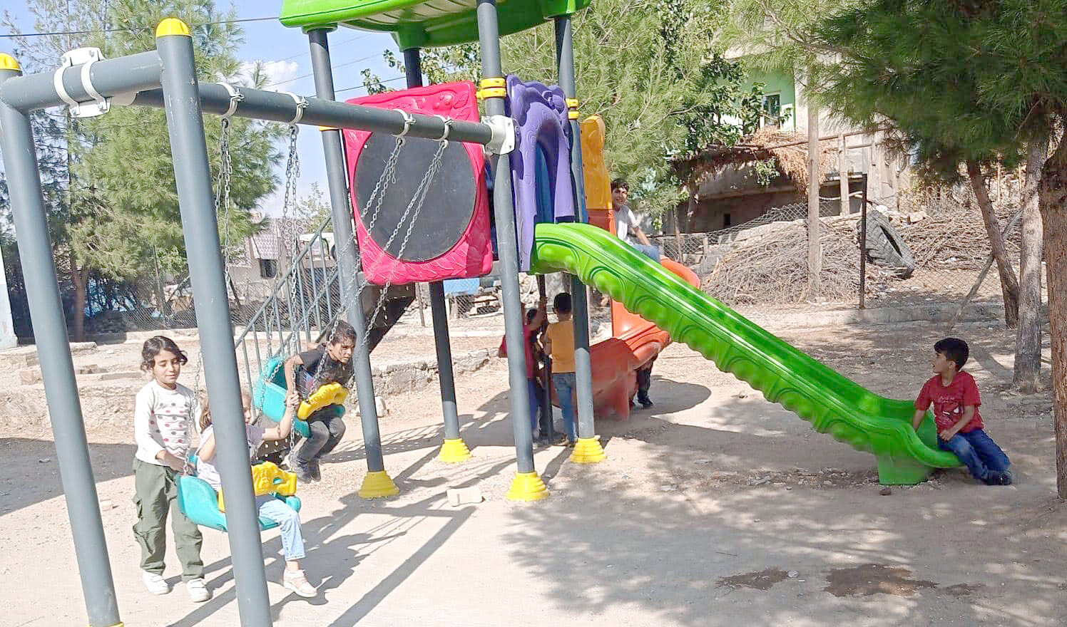 KAVAKDİBİ KÖYÜ’NDE YENİ ÇOCUK OYUN PARKI AÇILDI