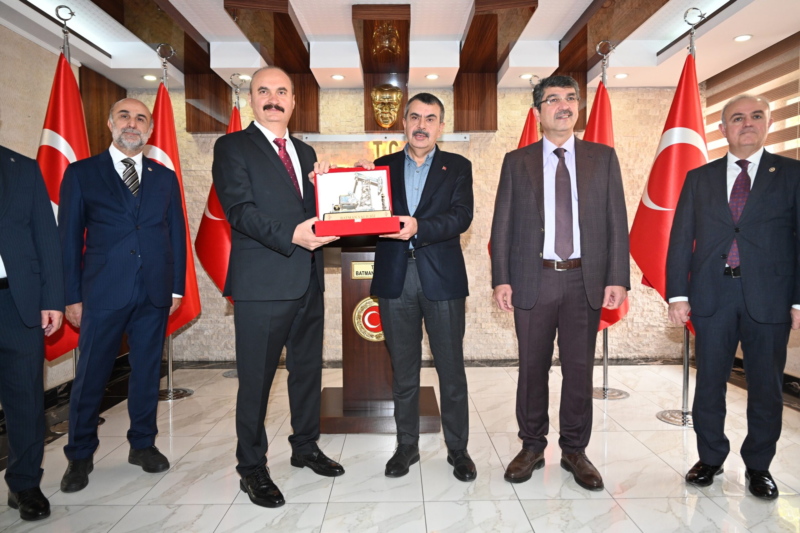 MİLLİ EĞİTİM BAKANI YUSUF TEKİN VALİLİĞİ ZİYARET ETTİ