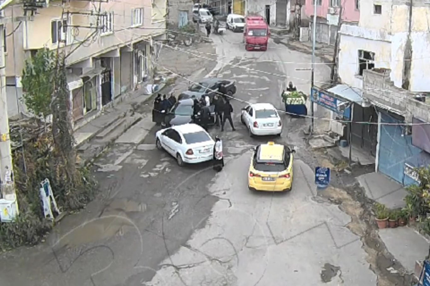 Market ve iş yeri soygunu yapan 4 kişi yakalandı