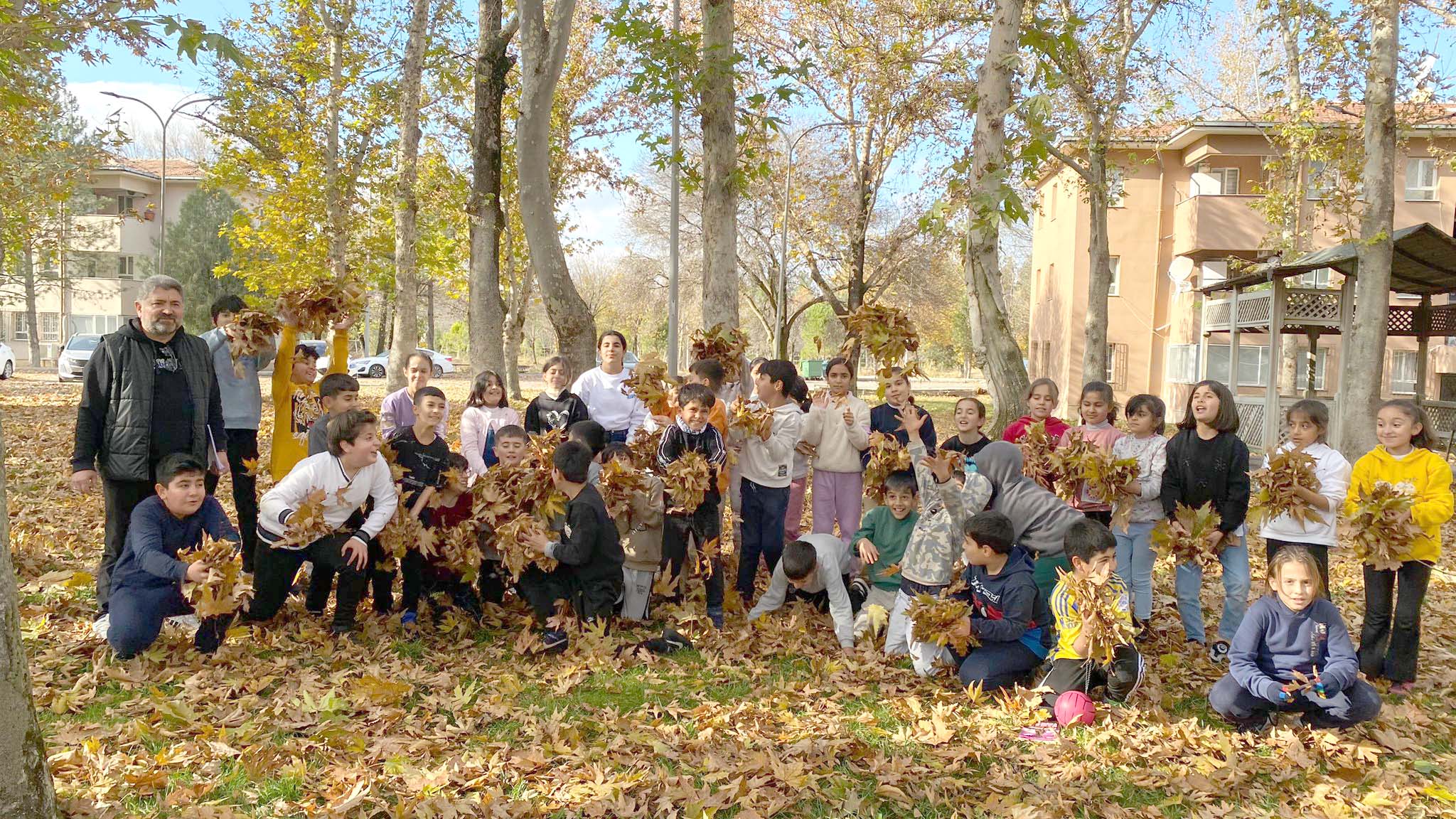 Öğrencilerden ‘iklim hareketi’ doğa yürüyüşü