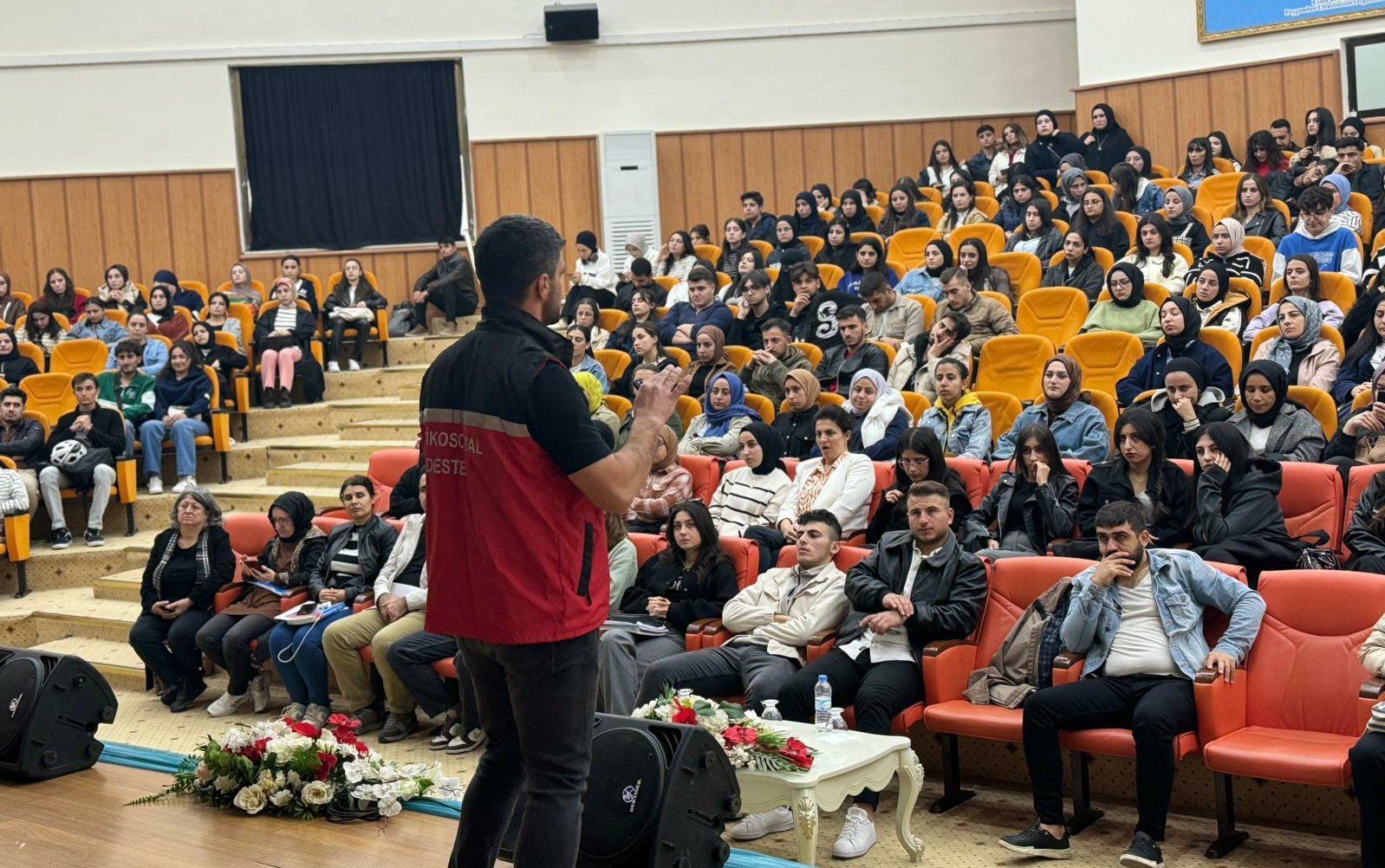 ÖĞRENCİLERE EVLİLİK ÖNCESİ VE AİLE İÇİ İLETİŞİM EĞİTİMİ VERİLDİ