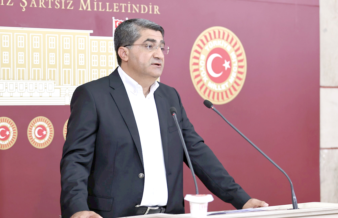 VEKİL EKMEN’DEN YEREL BASINA DESTEK ÇAĞRISI