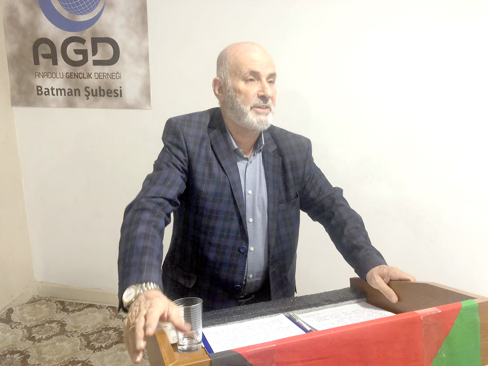 “YANLIŞ TARIM POLİTİKALARI ÇİFTÇİYİ BİTİRDİ”